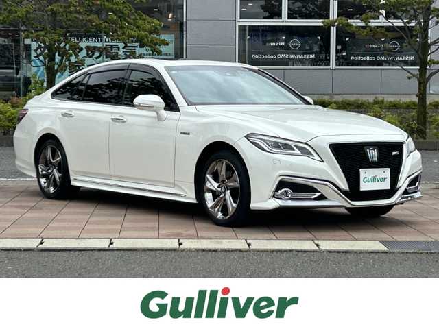 トヨタ クラウン ハイブリッド RS アドバンス Four 島根県 2018(平30)年 10.1万km ホワイトパールクリスタルシャイン 4WD/サンルーフ/純正エンジンスターター/純正メモリナビ/　【フルセグ/CD/DVD/MSV/SD/USB/BT】/バックカメラ/ステアリングスイッチ/レーダークルーズコントロール/純正ドライブレコーダー/ビルトインETC/ブラインドスポットモニター/ロードサインアシスト/先行者発信告知/ヘッドアップディスプレイ/コーナーセンサー/パーキングアシスト/レーンキープアシスト/横滑り防止機能/純正フロアマット/純正ドアバイザー/ハーフレザーシート/前席シートヒーター/前席パワーシート/LEDヘッドライト（AUTO機能付き）/フォグランプ/オートマチックハイビーム/保証書/取扱説明書/スペアキー×１/カードキー×１