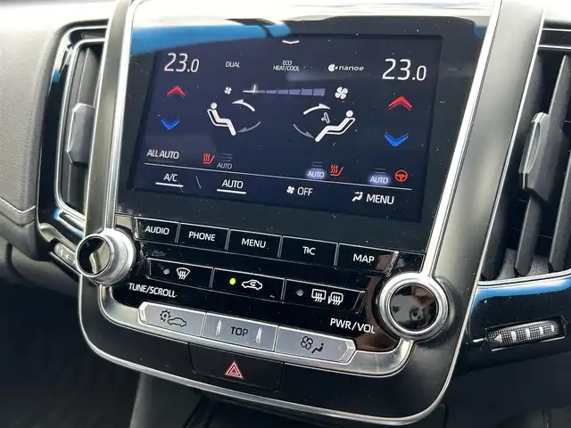 トヨタ クラウン ハイブリッド RS アドバンス Four 島根県 2018(平30)年 10.1万km ホワイトパールクリスタルシャイン 4WD/サンルーフ/純正エンジンスターター/純正メモリナビ/　【フルセグ/CD/DVD/MSV/SD/USB/BT】/バックカメラ/ステアリングスイッチ/レーダークルーズコントロール/純正ドライブレコーダー/ビルトインETC/ブラインドスポットモニター/ロードサインアシスト/先行者発信告知/ヘッドアップディスプレイ/コーナーセンサー/パーキングアシスト/レーンキープアシスト/横滑り防止機能/純正フロアマット/純正ドアバイザー/ハーフレザーシート/前席シートヒーター/前席パワーシート/LEDヘッドライト（AUTO機能付き）/フォグランプ/オートマチックハイビーム/保証書/取扱説明書/スペアキー×１/カードキー×１