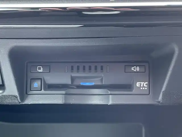 トヨタ クラウン ハイブリッド RS アドバンス Four 島根県 2018(平30)年 10.1万km ホワイトパールクリスタルシャイン 4WD/サンルーフ/純正エンジンスターター/純正メモリナビ/CD/DVD/DTV/Bluetooth/バックカメラ/ステアリングスイッチ/レーダークルーズコントロール/純正ドライブレコーダー/ビルトインETC/ロードサインアシスト/先行者発信告知/クリアランスソナー /BSM/HUD/パーキングアシスト/レーンキープアシスト/横滑り防止機能/ハーフレザーシート/シートヒーター/パワーシート/LEDオートライト/フォグランプ/オートマチックハイビーム/保証書/取扱説明書/純正フロアマット/純正ドアバイザー/スペアキー×１/カードキー×１