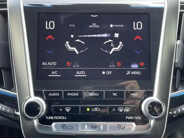 トヨタ クラウン ハイブリッド RS アドバンス Four 島根県 2018(平30)年 10.1万km ホワイトパールクリスタルシャイン 4WD/サンルーフ/純正エンジンスターター/純正メモリナビ/CD/DVD/DTV/Bluetooth/バックカメラ/ステアリングスイッチ/レーダークルーズコントロール/純正ドライブレコーダー/ビルトインETC/ロードサインアシスト/先行者発信告知/クリアランスソナー /BSM/HUD/パーキングアシスト/レーンキープアシスト/横滑り防止機能/ハーフレザーシート/シートヒーター/パワーシート/LEDオートライト/フォグランプ/オートマチックハイビーム/保証書/取扱説明書/純正フロアマット/純正ドアバイザー/スペアキー×１/カードキー×１