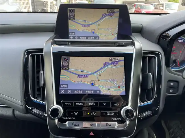 トヨタ クラウン ハイブリッド RS アドバンス Four 島根県 2018(平30)年 10.1万km ホワイトパールクリスタルシャイン 4WD/サンルーフ/純正エンジンスターター/純正メモリナビ/CD/DVD/DTV/Bluetooth/バックカメラ/ステアリングスイッチ/レーダークルーズコントロール/純正ドライブレコーダー/ビルトインETC/ロードサインアシスト/先行者発信告知/クリアランスソナー /BSM/HUD/パーキングアシスト/レーンキープアシスト/横滑り防止機能/ハーフレザーシート/シートヒーター/パワーシート/LEDオートライト/フォグランプ/オートマチックハイビーム/保証書/取扱説明書/純正フロアマット/純正ドアバイザー/スペアキー×１/カードキー×１