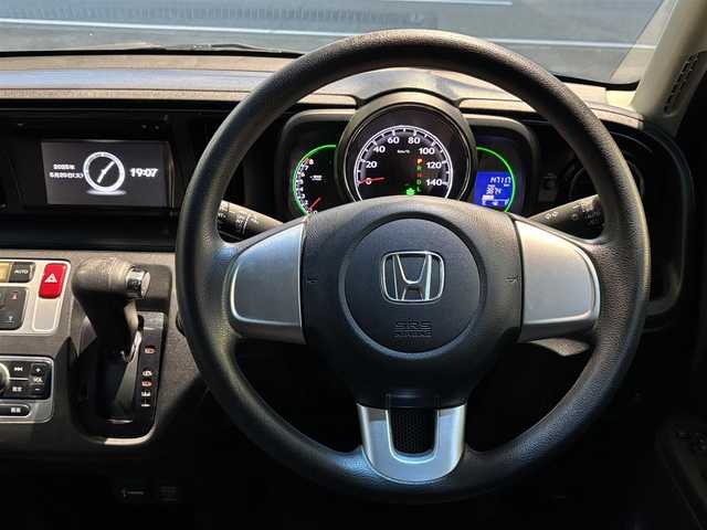 ホンダ Ｎ ＯＮＥ G Lパッケージ 熊本県 2013(平25)年 14.8万km クリスタルブラックパール 純正ディスプレイオーディオ/【CD/DVD/Bluetooth/USB】/バックカメラ/オートLEDライト/アイドリングストップ/横滑り防止装置/盗難防止装置/純正フロアマット/カーテンエアバッグ/プッシュスタート/スマートキー/ベンチシート/取扱説明書/保証書