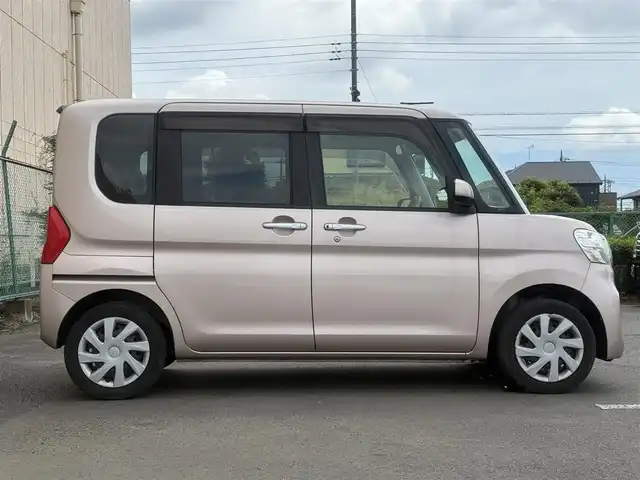 ダイハツ タント X SA 東京都 2014(平26)年 3.5万km ライトローズマイカメタリック NA/Carrozzeriaナビ /ETC/スマートアシスト（衝突回避支援システム）/ecoIDLEシステム（アイドリングストップ機能）/パワースライドドア（助手席側）/スライドドアイージークローザー（運転席側）/ハロゲンヘッドランプ/オートライト/メッキ横1本桟フロントグリル/開口部ボディ同色横1本バーフロントバンパー/ボディ同色ドアミラー（電動オート格納機能/助手席側サイドアンダーミラー付）/ブラックリアスポイラー/シルバーインパネ加飾/自発光式アナログメーター/マルチインフォメーションディスプレイ/エコドライブアシスト照明/シルバー加飾付ウレタン製ステアリングホイール/SRSエアバッグ（運転席/助手席）/ABS/オートエアコン/メッキ加飾付シフトノブ/ベージュ撥水加工ファブリックシート/格納式アシストグリップ（助手席/後席）/ドライビングサポートパック（チルトステアリング/シートリフター（運転席）室内付リアアンダーミラー）/キーフリーシステム/イモビライザー/プッシュスタート