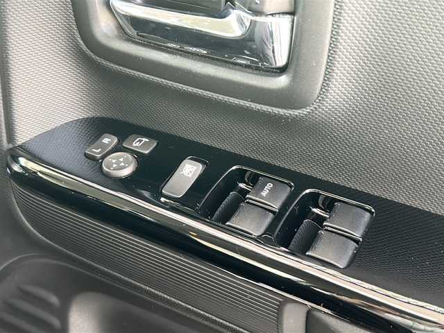 スズキ スペーシア カスタム HYBRID XS ターボ 兵庫県 2020(令2)年 4.7万km ピュアホワイトP ターボ車/セーフティサポート（予防安全技術）/デュアルセンサーブレーキサポート/車線逸脱警報/先行車発信お知らせ/後退時ブレーキサポート/リアパーキングセンサー/誤発信抑制/ふらつき警報/ハイビームアシスト/後方誤発進抑制/ディスプレイオーディオ/Bluetooth/USB/AUX/AppleCarPlay/全方位カメラ/ヘッドアップディスプレイ/両側パワースライドドア/前後ドライブレコーダー/パドルシフト/LEDヘッドランプ/オートライト/社外LEDフォグランプ（純正積込）/社外ワインカーミラーレンズ（純正積込）/SRSエアバック（運転席/助手席/サイド/カーテン）/オートエアコン/エコクール/リアヒーターダクト/スリムサーキュレーター/運転席シートヒーター/合皮ハーフレザーシート/パーソナルテーブル（後席左右）/保証書/取説/スペアキー