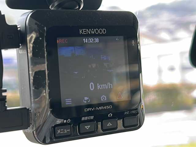 スズキ スペーシア カスタム HYBRID XS ターボ 兵庫県 2020(令2)年 4.7万km ピュアホワイトP ターボ車/セーフティサポート（予防安全技術）/デュアルセンサーブレーキサポート/車線逸脱警報/先行車発信お知らせ/後退時ブレーキサポート/リアパーキングセンサー/誤発信抑制/ふらつき警報/ハイビームアシスト/後方誤発進抑制/ディスプレイオーディオ/Bluetooth/USB/AUX/AppleCarPlay/全方位カメラ/ヘッドアップディスプレイ/両側パワースライドドア/前後ドライブレコーダー/パドルシフト/LEDヘッドランプ/オートライト/社外LEDフォグランプ（純正積込）/社外ワインカーミラーレンズ（純正積込）/SRSエアバック（運転席/助手席/サイド/カーテン）/オートエアコン/エコクール/リアヒーターダクト/スリムサーキュレーター/運転席シートヒーター/合皮ハーフレザーシート/パーソナルテーブル（後席左右）/保証書/取説/スペアキー