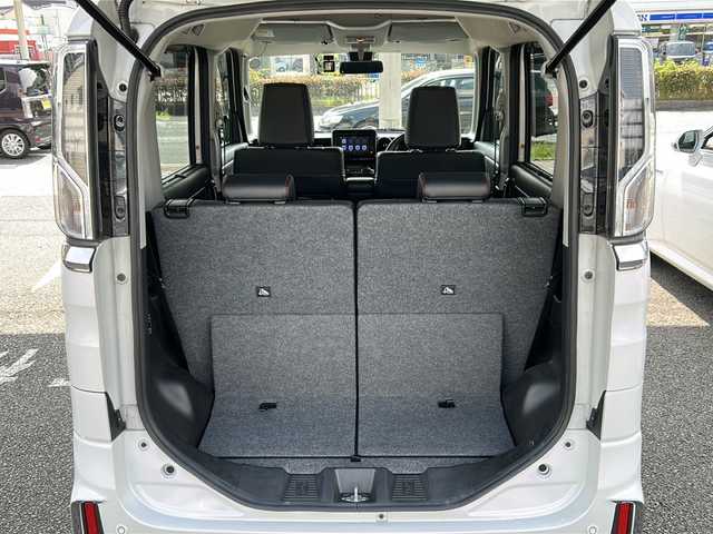 スズキ スペーシア カスタム HYBRID XS ターボ 兵庫県 2020(令2)年 4.7万km ピュアホワイトP ターボ車/セーフティサポート（予防安全技術）/デュアルセンサーブレーキサポート/車線逸脱警報/先行車発信お知らせ/後退時ブレーキサポート/リアパーキングセンサー/誤発信抑制/ふらつき警報/ハイビームアシスト/後方誤発進抑制/ディスプレイオーディオ/Bluetooth/USB/AUX/AppleCarPlay/全方位カメラ/ヘッドアップディスプレイ/両側パワースライドドア/前後ドライブレコーダー/パドルシフト/LEDヘッドランプ/オートライト/社外LEDフォグランプ（純正積込）/社外ウインカーミラーレンズ（純正積込）/SRSエアバック（運転席/助手席/サイド/カーテン）/オートエアコン/エコクール/リアヒーターダクト/スリムサーキュレーター/運転席シートヒーター/合皮ハーフレザーシート/パーソナルテーブル（後席左右）/保証書/取説/スペアキー