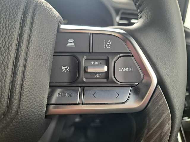 トヨタ ランドクルーザー GRスポーツ 大阪府 2024(令6)年 0.2万km プレシャスホワイトパール /禁煙車//ワンオーナー車//メーカーOP12.3インチT-CONNECTナビ/・CD・DVD・Blu-ray・フルセグTV・BT・FM・AM・Applecarplay・AndroidAuto//11.6型リアエンターテイメント//JBLプレミアムサウンド//クールBOX//ルーフレール(ブラック)//タイヤ空気圧警報システム//寒冷地仕様//TRDキャリパー塗装//GR専用ブラック＆ダークレッド本革シート//LEDヘッドライト//カラーヘッドアップディスプレイ//前後席シートヒーター・シートベンチレーション//フロント・リア電動デフロック//パノラミックビューモニター//パワーバックドア//純正18インチアルミホイール//保証書//取扱説明書//スペアキー