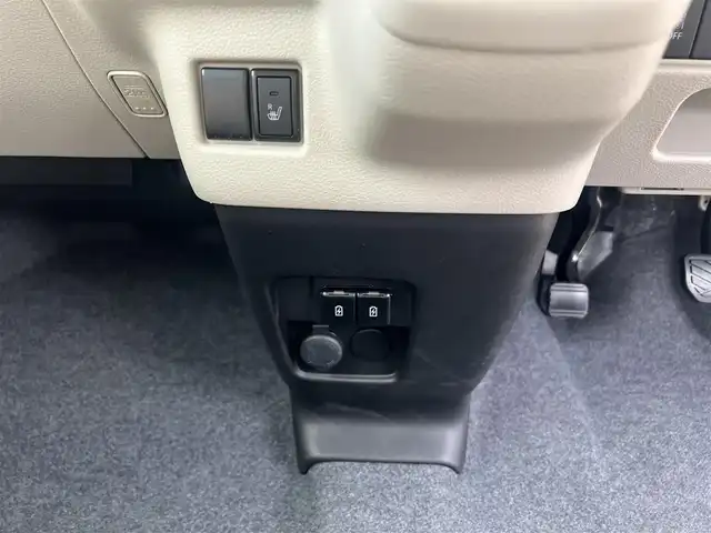 スズキ スペーシア HYBRID X 広島県 2023(令5)年 0.7万km シフォンアイボリーメタリック ○走行距離：6420km（検査時）/ワンオーナー/スズキ セーフティサポート/デュアルカメラブレーキサポート/車線逸脱警報/先行車発進お知らせ機能/誤発進抑制機能/両側パワースライドドア/ハイビームアシスト/スマートキー/保証書あり/取扱説明書あり