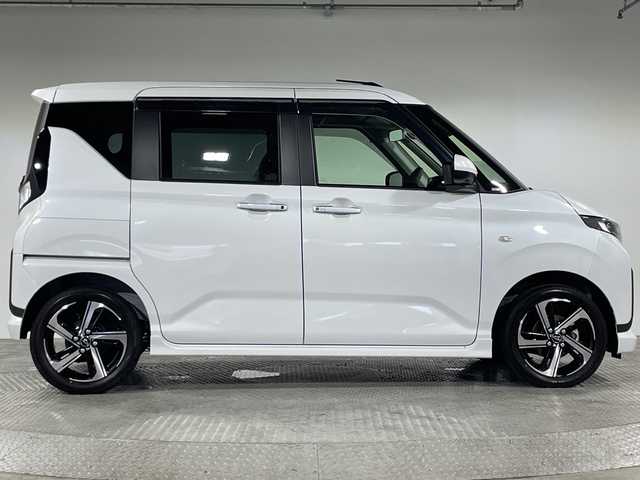 ダイハツ ムーヴ RS 神奈川県 2025(令7)年 0.1千km シャイニングホワイトパール 届出済未使用車/ターボ/純正9型ディスプレイオーディオ /スマートパノラマパーキングパック＆純正ナビ装着用アップグレードパック付　/HDMI　フルセグ　AM FM USB　iPod　Bluetooth　Applecarplay　Androidauto/パノラマモニター/両側電動スライドドア/ワイヤレス充電/スマートアシスト/衝突回避支援ブレーキ機能/衝突警報機能/ブレーキ制御付誤発進抑制機能/車線逸脱抑制制御機能/路外逸脱警報機能/先行車発進お知らせ機能/車線逸脱警報機能/ふらつき警報/コーナーセンサー/アダブティブドライビングビーム/サイドビューランプ/全車速追従機能付アダブティブクルーズコントロール/レーンキープコントロール/エコアイドル/コーナリングトレースアシスト/革巻きステアリング/電動チルトステアリング/電動パーキングブレーキ/ブレーキオートホールド/プッシュスタート/スマートキー/純正15インチアルミホイール/lEDヘッドライト/LEDフロントフォグランプ/オートライト/純正サイド/リアスポイラー/取説　保証書　スペアキー