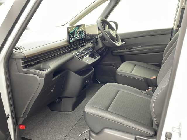 日産 セレナ e－パワー ハイウェイスター V 兵庫県 2025(令7)年 0.1千km プリズムホワイト ・純正ディスプレイオーディオ/・Bluetooth/フルセグテレビ/USB/Apple car play/Android Auto/・e-POWER/・アラウンドビューモニター/・プロパイロット/・ヒルスタートアシスト/・インテリジェント エマージェンシーブレーキ  /・インテリジェント FCW（前方衝突予測警報） /・衝突回避ステアリングアシスト /・インテリジェントクルーズコントロール/・インテリジェント LI（車線逸脱防止支援システム）/・LDW（車線逸脱警報） /・インテリジェント BSI（後側方衝突防止支援システム）/・BSW（後側方車両検知警報） /・RCTA（後退時車両検知警報） /・インテリジェント DA（ふらつき警報） /・踏み間違い衝突防止アシスト/・標識検知機能/・車両接近通報装置/・横滑り防止装置/・エマージェンシーストップシグナル/・クリアランスソナー/・電子パーキング/・オートホールド/・両側パワースライドドア/・タッチフリーパワースライドドア/・デジタルインナーミラー/・おくだけ充電/・純正16インチアルミホイール/・LEDオートライト/・フォグランプ/・保証書/・取扱説明書
