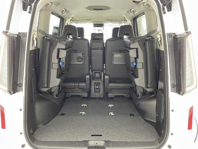日産 セレナ e－パワー ハイウェイスター V 兵庫県 2025(令7)年 0.1千km プリズムホワイト ・純正ディスプレイオーディオ/・Bluetooth/フルセグテレビ/USB/Apple car play/Android Auto/・e-POWER/・アラウンドビューモニター/・プロパイロット/・ヒルスタートアシスト/・インテリジェント エマージェンシーブレーキ  /・インテリジェント FCW（前方衝突予測警報） /・衝突回避ステアリングアシスト /・インテリジェントクルーズコントロール/・インテリジェント LI（車線逸脱防止支援システム）/・LDW（車線逸脱警報） /・インテリジェント BSI（後側方衝突防止支援システム）/・BSW（後側方車両検知警報） /・RCTA（後退時車両検知警報） /・インテリジェント DA（ふらつき警報） /・踏み間違い衝突防止アシスト/・標識検知機能/・車両接近通報装置/・横滑り防止装置/・エマージェンシーストップシグナル/・クリアランスソナー/・電子パーキング/・オートホールド/・両側パワースライドドア/・タッチフリーパワースライドドア/・デジタルインナーミラー/・おくだけ充電/・純正16インチアルミホイール/・LEDオートライト/・フォグランプ/・保証書/・取扱説明書