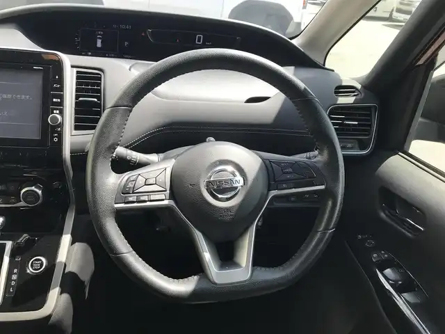 日産 セレナ G 富山県 2017(平29)年 5.9万km マルーンレッド 純正ナビ/フルセグTV/Bluetooth/バックカメラ/衝突被害軽減ブレーキ/レーンキープアシスト/クルーズコントロール/両側パワースライドドア/ステアリングスイッチ/プッシュスタート/スマートキー/LEDヘッドライト/オートライト/ETC