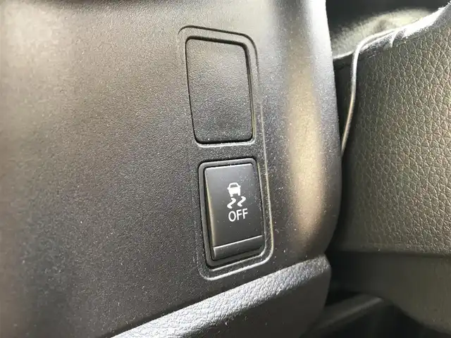 日産 セレナ G 富山県 2017(平29)年 5.9万km マルーンレッド 純正ナビ/フルセグTV/Bluetooth/バックカメラ/衝突被害軽減ブレーキ/レーンキープアシスト/クルーズコントロール/両側パワースライドドア/ステアリングスイッチ/プッシュスタート/スマートキー/LEDヘッドライト/オートライト/ETC