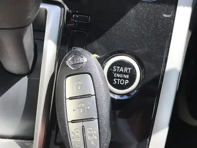日産 セレナ G 富山県 2017(平29)年 5.9万km マルーンレッド 純正ナビ/フルセグTV/Bluetooth/バックカメラ/衝突被害軽減ブレーキ/レーンキープアシスト/クルーズコントロール/両側パワースライドドア/ステアリングスイッチ/プッシュスタート/スマートキー/LEDヘッドライト/オートライト/ETC