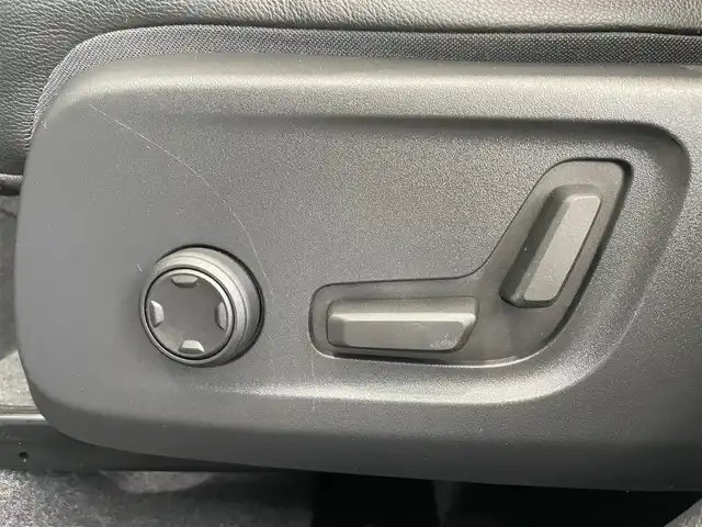 ボルボ ＸＣ４０ T4 AWD インスクリプション 静岡県 2019(令1)年 3.2万km シルバー ワンオーナー/カラーコード729（グレイシャーシルバーメタリック）/純正ナビ/・Bluetooth/・Apple Carplay /android　auto/ETC2.0/クリスタルシフトノブ/360°カメラ/パークアシストパイロット/衝突被害軽減ブレーキ/アダプティブクルーズコントロール/ブラインドスポット/黒レザーシート/・前席パワーシート/・前席シートヒーター/harman/kardonサウンドシステム/