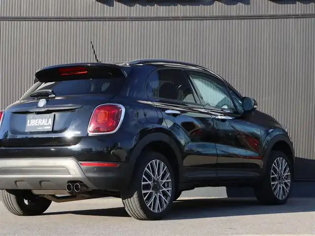 フィアット ５００Ｘ 長野県 2018(平30)年 4.5万km 黒 ・4WD /・80台限定車 /・ACC /・黒革シート /・純正18AW /・社外ナビ(FM/AM/CD/DVD/USB/BT) /・バックモニター シートヒーター /・パワーシート /・パドルシフト /・ETC /・アダクティブクルーズコントロール /・社外マフラー