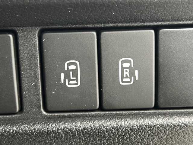 スズキ スペーシア ギア HYBRID XZ 福島県 2022(令4)年 1.5万km シフォンアイボリーM /禁煙車//4WD//スズキセーフティサポート/・後退時ブレーキサポート/・車線逸脱抑制制御機能/・車線逸脱警報機能/・パーキングソナー/・横滑り防止装置/・ハイビームアシスト//デュアルカメラブレーキサポート//ヘッドアップディスプレイ//アダプティブクルーズコントロール//全周囲カメラ//メーカーOPナビ/・BT.USB.CD.DVD/・フルセグTV//両側パワースライドドア//前席シートヒーター//ビルトインETC//ドライブレコーダー（FR）//プッシュスタート//スマートキー×2//LEDヘッドライト//LEDフォグライト//ステアリングスイッチ//純正フロアマット//純正14インチAW//シートバックテーブル//ロールサンシェード//後席サーキュレーター