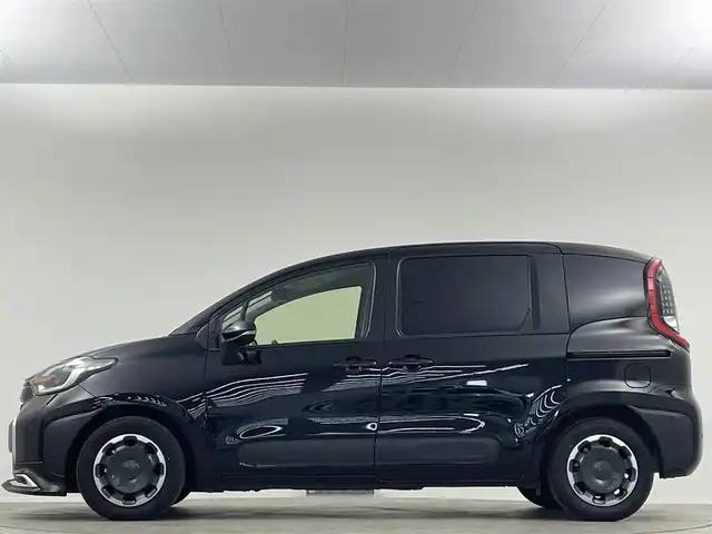 トヨタ シエンタ ハイブリッド Z 埼玉県 2022(令4)年 0.9万km ブラック 純正１０．５型ＤＡ　ＴＶ　ＢＴ　モデリスタエアロ　全方位カメラ　ＥＴＣ　ドライブレコーダー　衝突被害軽減　両側パワースライドドア　前後コーナーセンサー　レーンキープアシスト　ＬＥＤヘッドライト　BSM