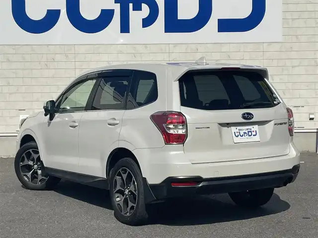 スバル フォレスター S－リミテッド 佐賀県 2015(平27)年 14.3万km クリスタルホワイトP （株)IDOMが運営する【じしゃロン佐賀店】の自社ローン専用車両になります。/こちらは現金またはオートローンご利用時の価格です。自社ローンご希望の方は別途その旨お申付け下さい/禁煙車　/４ＷＤ　/カロッツェリアナビ ＴＶ ＢＴオーディオ ＤＶＤ ＣＤ　/バックカメラ　　/ＥＴＣ　/前席パワーシート　/前席シートヒーター