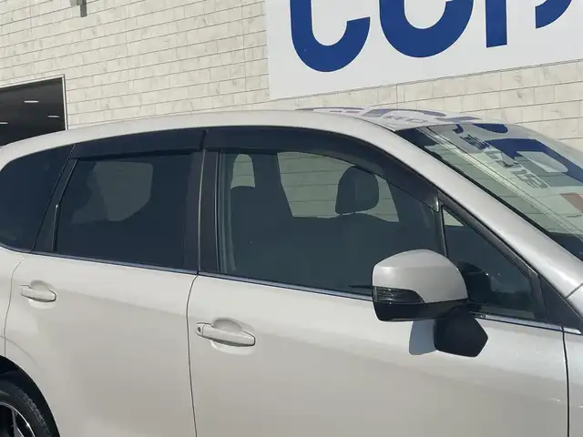 スバル フォレスター S－リミテッド 佐賀県 2015(平27)年 14.3万km クリスタルホワイトP （株)IDOMが運営する【じしゃロン佐賀店】の自社ローン専用車両になります。/こちらは現金またはオートローンご利用時の価格です。自社ローンご希望の方は別途その旨お申付け下さい/禁煙車　/４ＷＤ　/カロッツェリアナビ ＴＶ ＢＴオーディオ ＤＶＤ ＣＤ　/バックカメラ　　/ＥＴＣ　/前席パワーシート　/前席シートヒーター