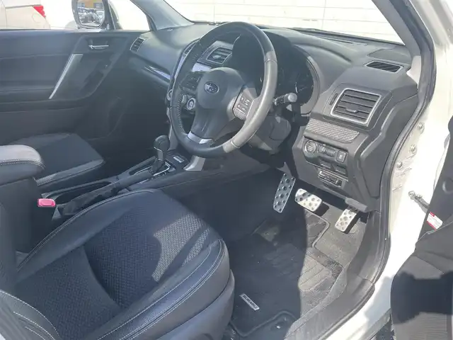 スバル フォレスター S－リミテッド 佐賀県 2015(平27)年 14.3万km クリスタルホワイトP （株)IDOMが運営する【じしゃロン佐賀店】の自社ローン専用車両になります。/こちらは現金またはオートローンご利用時の価格です。自社ローンご希望の方は別途その旨お申付け下さい/禁煙車　/４ＷＤ　/カロッツェリアナビ ＴＶ ＢＴオーディオ ＤＶＤ ＣＤ　/バックカメラ　　/ＥＴＣ　/前席パワーシート　/前席シートヒーター