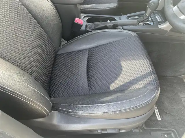 スバル フォレスター S－リミテッド 佐賀県 2015(平27)年 14.3万km クリスタルホワイトP （株)IDOMが運営する【じしゃロン佐賀店】の自社ローン専用車両になります。/こちらは現金またはオートローンご利用時の価格です。自社ローンご希望の方は別途その旨お申付け下さい/禁煙車　/４ＷＤ　/カロッツェリアナビ ＴＶ ＢＴオーディオ ＤＶＤ ＣＤ　/バックカメラ　　/ＥＴＣ　/前席パワーシート　/前席シートヒーター