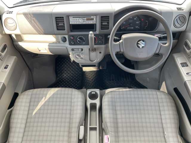 スズキ エブリイ PA 神奈川県 2014(平26)年 5万km シルキーシルバーメタリック ・ＣＤ・ＡＭＦＭラジオ　/・パワーウィンド　/・Ｗエアバッグ　/・リモコンキー　/・マニュアルエアコン　/・パワーステアリング　/・リアワイパー　/・集中ドアロック　/・純正フロアマット　/・可倒式リアシート　/・ハロゲンヘッドライト