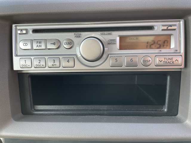 スズキ エブリイ PA 神奈川県 2014(平26)年 5万km シルキーシルバーメタリック ・ＣＤ・ＡＭＦＭラジオ　/・パワーウィンド　/・Ｗエアバッグ　/・リモコンキー　/・マニュアルエアコン　/・パワーステアリング　/・リアワイパー　/・集中ドアロック　/・純正フロアマット　/・可倒式リアシート　/・ハロゲンヘッドライト