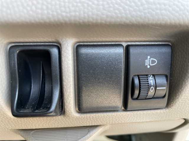 スズキ エブリイ PA 神奈川県 2014(平26)年 5万km シルキーシルバーメタリック ・ＣＤ・ＡＭＦＭラジオ　/・パワーウィンド　/・Ｗエアバッグ　/・リモコンキー　/・マニュアルエアコン　/・パワーステアリング　/・リアワイパー　/・集中ドアロック　/・純正フロアマット　/・可倒式リアシート　/・ハロゲンヘッドライト