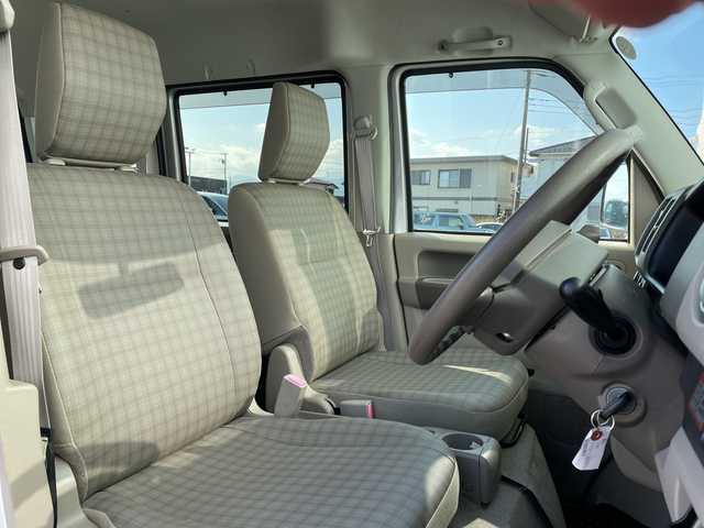 スズキ エブリイ PA 神奈川県 2014(平26)年 5万km シルキーシルバーメタリック ・ＣＤ・ＡＭＦＭラジオ　/・パワーウィンド　/・Ｗエアバッグ　/・リモコンキー　/・マニュアルエアコン　/・パワーステアリング　/・リアワイパー　/・集中ドアロック　/・純正フロアマット　/・可倒式リアシート　/・ハロゲンヘッドライト