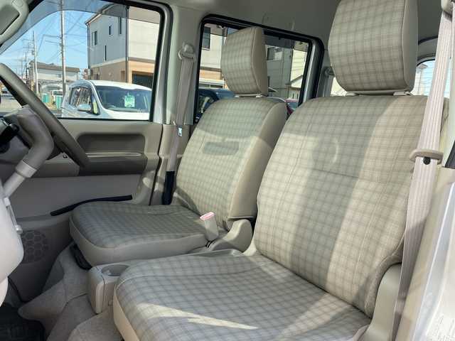 スズキ エブリイ PA 神奈川県 2014(平26)年 5万km シルキーシルバーメタリック ・ＣＤ・ＡＭＦＭラジオ　/・パワーウィンド　/・Ｗエアバッグ　/・リモコンキー　/・マニュアルエアコン　/・パワーステアリング　/・リアワイパー　/・集中ドアロック　/・純正フロアマット　/・可倒式リアシート　/・ハロゲンヘッドライト