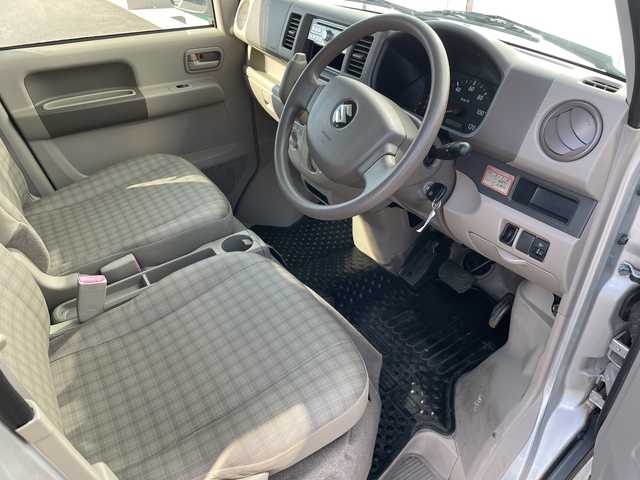 スズキ エブリイ PA 神奈川県 2014(平26)年 5万km シルキーシルバーメタリック ・ＣＤ・ＡＭＦＭラジオ　/・パワーウィンド　/・Ｗエアバッグ　/・リモコンキー　/・マニュアルエアコン　/・パワーステアリング　/・リアワイパー　/・集中ドアロック　/・純正フロアマット　/・可倒式リアシート　/・ハロゲンヘッドライト