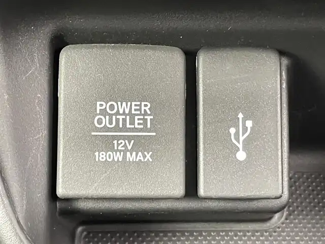 ホンダ フリード ハイブリット G ブラックスタイル 千葉県 2023(令5)年 2.4万km プラチナホワイトパール 禁煙車/社外メモリナビ/　CD/DVD/BT/ワンセグTV/両側パワースライドドア/ホンダセンシング/●衝突軽減ブレーキ〈CMBS〉/●誤発進抑制機能/●後方誤発進抑制機能/●歩行者事故低減ステアリング/●路外逸脱抑制機能/●ACC〈アダプティブ・クルーズ・コントロール〉/●LKAS〈車線維持支援システム〉/●オートハイビーム/●先行車発進お知らせ機能/●標識認識機能/ETC/前席シートヒーター/革巻きステアリング/ステアリングスイッチ/電動格納ミラー/純正15インチアルミホイール/LEDヘッドライト