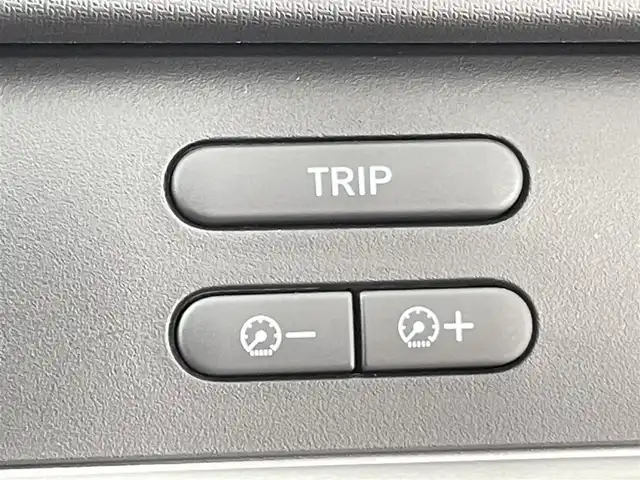 ホンダ フリード ハイブリット G ブラックスタイル 千葉県 2023(令5)年 2.4万km プラチナホワイトパール 禁煙車/社外メモリナビ/　CD/DVD/BT/ワンセグTV/両側パワースライドドア/ホンダセンシング/●衝突軽減ブレーキ〈CMBS〉/●誤発進抑制機能/●後方誤発進抑制機能/●歩行者事故低減ステアリング/●路外逸脱抑制機能/●ACC〈アダプティブ・クルーズ・コントロール〉/●LKAS〈車線維持支援システム〉/●オートハイビーム/●先行車発進お知らせ機能/●標識認識機能/ETC/前席シートヒーター/革巻きステアリング/ステアリングスイッチ/電動格納ミラー/純正15インチアルミホイール/LEDヘッドライト