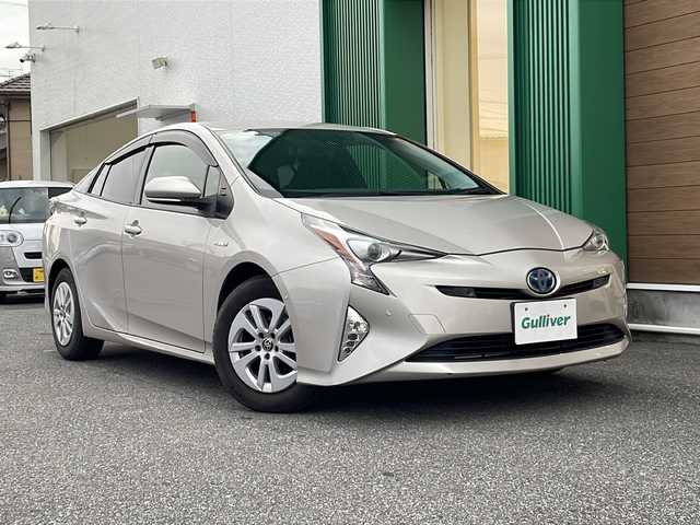 トヨタ プリウス Sセーフティプラス 岐阜県 2018(平30)年 6.3万km スティールブロンドM 禁煙車/純正ナビ/フルセグTV/クルーズコントロール/クリアランスソナー/前後コーナーセンサー/衝突軽減ブレーキ/ミラー型ドライブレコーダー/ETC/バックカメラ/純正アルミホイール/純正フロアマット/シートカバー/プッシュスタート/ドアバイザー/オートエアコン/オートライト/オートハイビーム/スマートキー