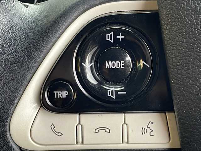 トヨタ プリウス Sセーフティプラス 岐阜県 2018(平30)年 6.3万km スティールブロンドM 禁煙車/純正ナビ/フルセグTV/クルーズコントロール/クリアランスソナー/前後コーナーセンサー/衝突軽減ブレーキ/ミラー型ドライブレコーダー/ETC/バックカメラ/純正アルミホイール/純正フロアマット/シートカバー/プッシュスタート/ドアバイザー/オートエアコン/オートライト/オートハイビーム/スマートキー