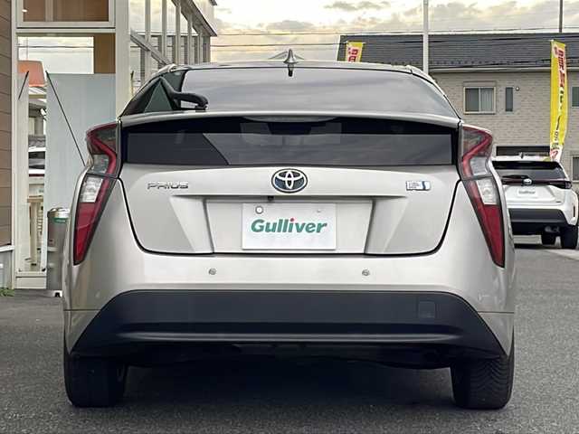 トヨタ プリウス Sセーフティプラス 岐阜県 2018(平30)年 6.3万km スティールブロンドM 禁煙車/純正ナビ/フルセグTV/クルーズコントロール/クリアランスソナー/前後コーナーセンサー/衝突軽減ブレーキ/ミラー型ドライブレコーダー/ETC/バックカメラ/純正アルミホイール/純正フロアマット/シートカバー/プッシュスタート/ドアバイザー/オートエアコン/オートライト/オートハイビーム/スマートキー