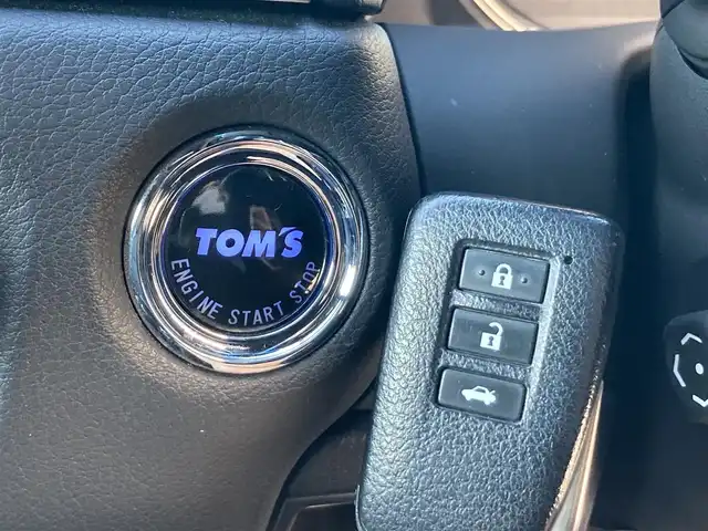 レクサス ＧＳ 250 Fスポーツ 静岡県 2012(平24)年 8.2万km ソニックシルバー 純正HDDナビ/　AM FM CD DVD Bluetooth USB AUX/フルセグTV/ビルトインETC/バックモニター/ドライブレコーダー/パワーシート(前席)/シートヒーター/シートベンチレーション/パワートランクリッド/前後方クリアランスソナー/クルーズコントロール/純正19インチアルミホイール/TOM’Sマフラー/レクサスオレンジキャリパー/車高調/三眼LEDオートヘッドランプ/マークレビンソンサウンド/ブラックレザーシート/フルエアロ