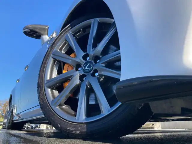 レクサス ＧＳ 250 Fスポーツ 静岡県 2012(平24)年 8.2万km ソニックシルバー 純正HDDナビ/　AM FM CD DVD Bluetooth USB AUX/フルセグTV/ビルトインETC/バックモニター/ドライブレコーダー/パワーシート(前席)/シートヒーター/シートベンチレーション/パワートランクリッド/前後方クリアランスソナー/クルーズコントロール/純正19インチアルミホイール/TOM’Sマフラー/レクサスオレンジキャリパー/車高調/三眼LEDオートヘッドランプ/マークレビンソンサウンド/ブラックレザーシート/フルエアロ