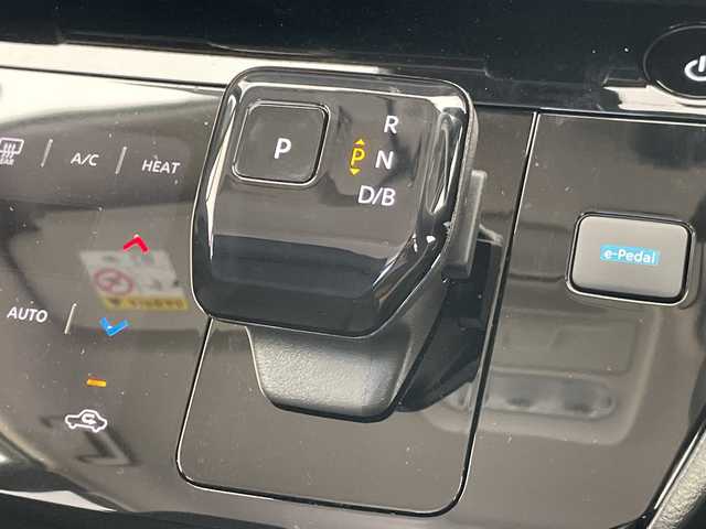 日産 サクラ X 90周年記念車 愛知県 2024(令6)年 0.7万km ライトブルー 純正9型ディスプレイオーディオ　ナビ機能なし/全方位カメラ/バックカメラ/コーナーセンサー/純正アルミホイール/LEDヘッドライト/オートマチックハイビーム/ドライブレコーダー/ETC/ワイヤレス充電機/衝突軽減システム/Bluetooth/ステアリングスイッチ/スマートキー/プッシュスタート