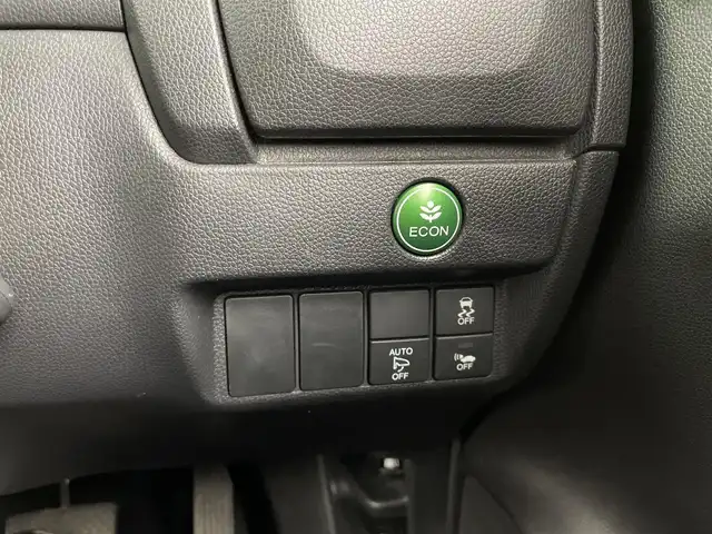 ホンダ フィット ハイブリット Fパッケージ コンフォートED 大分県 2016(平28)年 7.2万km プレミアムクリスタルレッドM ワンオーナー/純正SDナビ（VXM-175VFi）/ BT/CD/DVD/フルセグ/バックカメラ/シートヒーター（前席）/クルーズコントロール/オートライト/アイドリングストップ/ステアリングスイッチ/電動格納ミラー/ビルトインETC/プッシュスタート/スマートキー/純正フロアマット