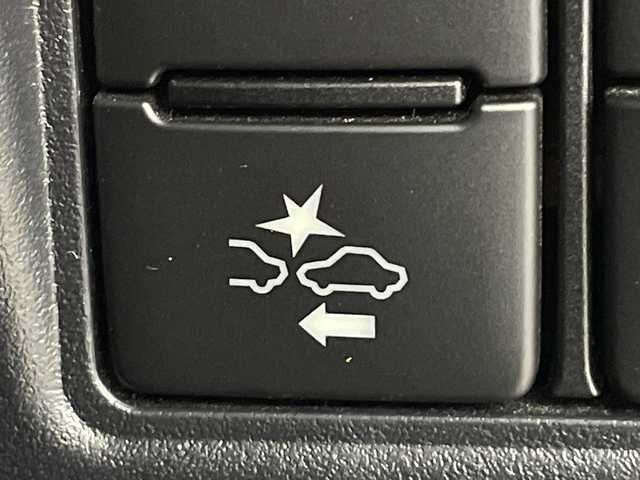 トヨタ ヴォクシー ZS 煌Ⅲ 鹿児島県 2020(令2)年 6.4万km ホワイトパールクリスタルシャイン アルパイン製11インチナビ/(CD/DVD/BT/フルセグTV)/アルパイン製フリップダウンモニター/両側パワースライドドア/モデリスタエアロ/クルーズコントロール/プリクラッシュセーフティ/オートライト/オートマチックハイビーム/ハーフレザーシート/スマートキー/プッシュスタート/前後ドライブレコーダー