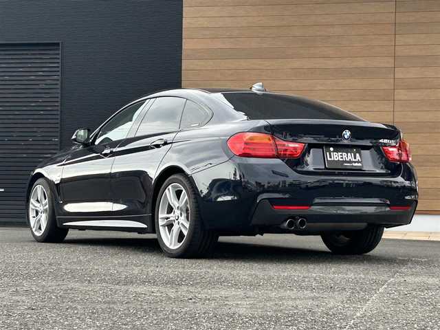 ＢＭＷ ４２０ｉ グランクーペ Mスポーツ 宮崎県 2017(平29)年 4.2万km カーボンブラックM 純正ナビ　/・Bluetooth/・AM/FM/・ミュージックサーバー/バックカメラ/ETC/アクティブクルーズコントロール/インテリジェントセーフティ /・レーンアラート/コンフォートアクセス/アルカンターラシート/・D/N席パワーシート /パワーバックドア