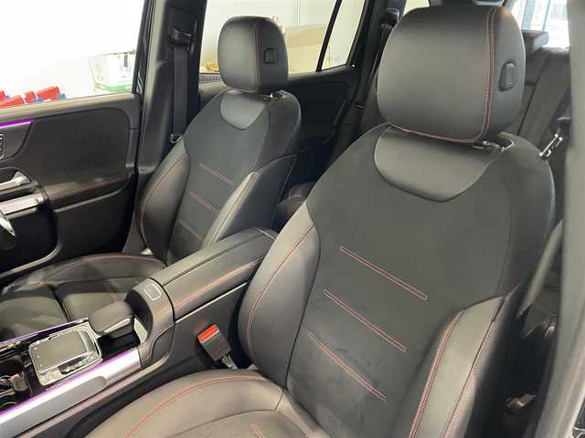 メルセデス・ベンツ ＧＬＢ２００ｄ AMGライン 熊本県 2020(令2)年 6.5万km コスモスブラック ・スマートキー/・プッシュスタート/・アクティブステアリングアシスト/・道路標識アシスト/・アクティブレーンキーピングアシスト/・アクティブブレーキアシスト/・アテンションアシスト/・ブラインドスポットモニター/・レーンチェンジアシスト/・インテリジェントライトシステム/・クルーズコントロール(追従式)/・ハーフレザーシート/・前席パワーシート/・前席シートヒーター /・純正HDDナビ/　【Bluetooth・USB】/・フルセグTV/・全方位カメラ/・ETC2.0/・ドライブレコーダー(前後録画)/・パワーバックドア/・LEDヘッドランプ/・純正マット/・保証書/取説