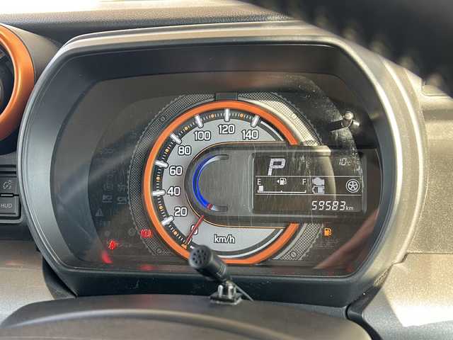 スズキ スペーシア ギア HYBRID XZ 静岡県 2019(令1)年 6万km ツールグリーンパールメタリック/ガンメタリック2トーンルーフ 純正ナビ/・全方位モニター/・フロント、サイドカメラ/・Bluetooth/・CD/DVD/・フルセグTV/・iPod/主要装備/・プッシュスタート/・両側パワースライドドア/・ETC車載器/・前席シートヒーター/・オートライト/・LEDヘッドライト/・純正フロアマット/・コーナーセンサー/・衝突被害軽減システム/・レーンキープアシスト/・後席サンシェード/・アイドリングストップ/・純正14インチＡＷ