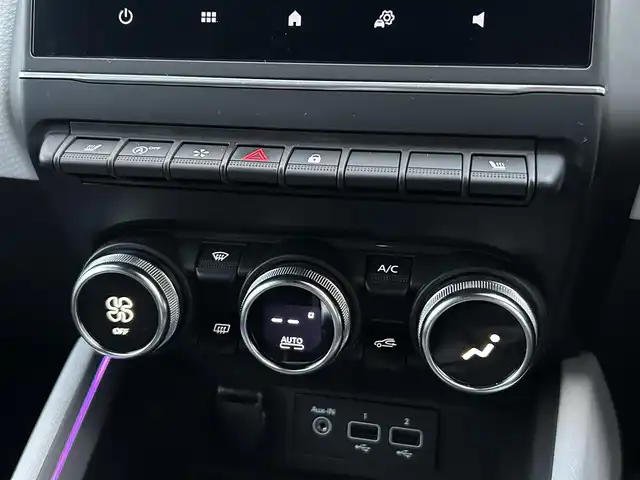 ルノー ルノー ルーテシア インテンス テックパック 茨城県 2022(令4)年 2.8万km 白 アクティブブレーキ　/ＡＣＣ　/ＬＫＡ　/ＢＳＭ　/Ｂカメラ　/パーキングセンサー　/ＣａｒＰｌａｙ　/ＢＴ　/黒革　/シートヒーター　/ステアリングヒーター/ＬＥＤ　/アンビエントライト　/ＥＴＣ　/前後ドラレコ　/禁煙車