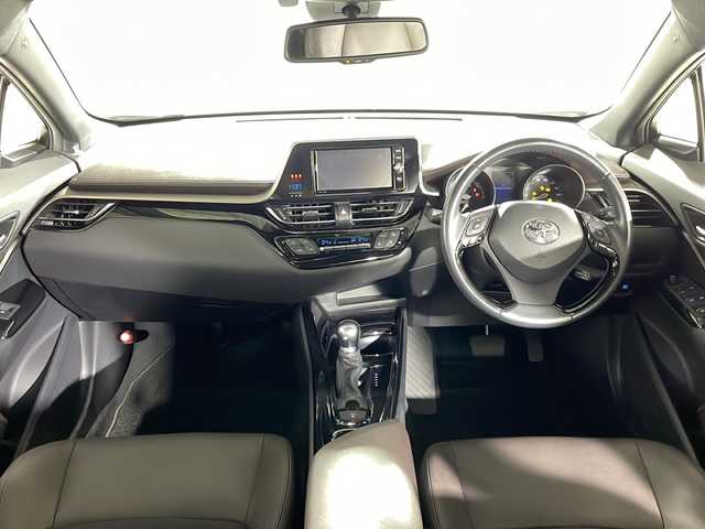 トヨタ Ｃ－ＨＲ G 福岡県 2017(平29)年 7.5万km ホワイトパールクリスタルシャイン フォグランプ/LEDヘッドライト/レーダークルーズコントロール/レーンキープアシスト/シートヒーター(D＋N席)/前後方向コーナーセンサー/フルセグテレビ/プッシュスタート/ETC/バックカメラ