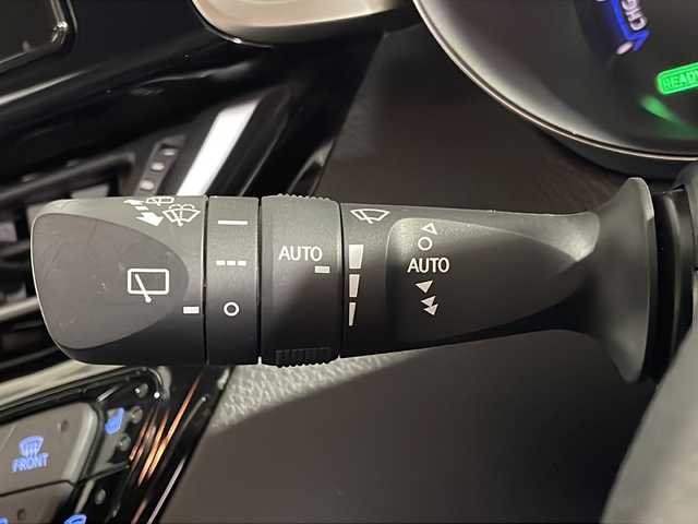 トヨタ Ｃ－ＨＲ G 福岡県 2017(平29)年 7.5万km ホワイトパールクリスタルシャイン フォグランプ/LEDヘッドライト/レーダークルーズコントロール/レーンキープアシスト/シートヒーター(D＋N席)/前後方向コーナーセンサー/フルセグテレビ/プッシュスタート/ETC/バックカメラ