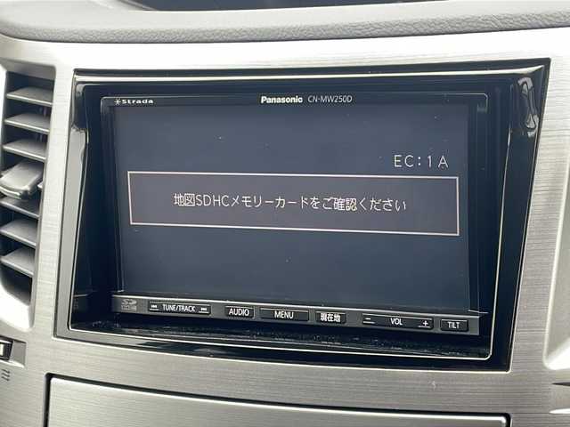 スバル アウトバック 2．5iアイサイト 秋田県 2011(平23)年 8.8万km スティールシルバーメタリック 4WD/ワンオーナー/純正ナビ（CD/DVD、フルセグTV）/バックカメラ/ETC/クルーズコントロール/パドルシフト/前方ドライブレコーダー/前席パワーシート/横滑り防止装置/前後コーナーセンサー/車線逸脱警報/衝突被害軽減システム/盗難防止装置/純正17インチAW/HIDライト/フォグランプ/オートマチックハイビーム/オートライト/純正フロアマット/スマートキー/スペアキー