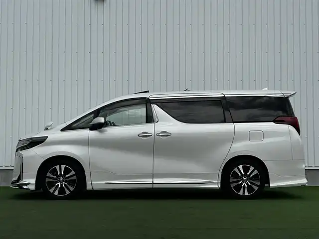 トヨタ アルファード S Cパッケージ 香川県 2019(令1)年 5.1万km ホワイトパールクリスタルシャイン 登録時走行距離：50982km/アルパイン11型ナビ/　CD DVD BT フルセグTV/バックカメラ　左サイドカメラ/アルパインフリップダウンモニター/Wサンルーフ/モデリスタエアロ（フロント　サイド　リアアンダー）/両側パワースライドドア/パワーバックドア/プリクラッシュセーフティシステム/レーンキープアシスト/レーダークルーズコントロール/ブラインドスポットモニター/クリアランスソナー/オートハイビーム/LEDヘッドライト/オートライト/フォグランプ/デジタルインナーミラー/前後ドライブレコーダー/ビルトインETC/レザーシート/シートベンチレーション/パワーシート/シートメモリ/オットマン/ステアリングヒーター/プッシュスタート/スマートキー/スペアキー